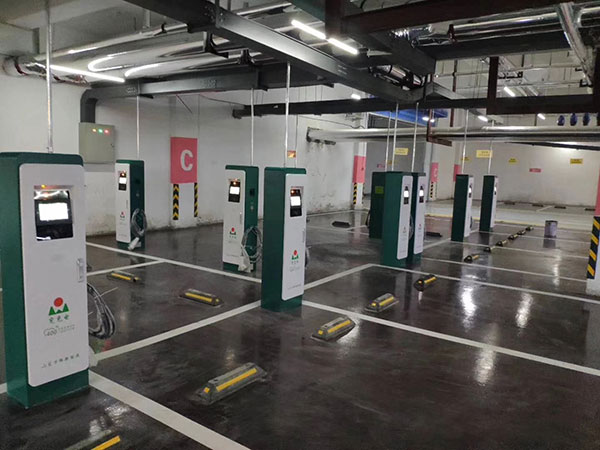 �̳�סլ����ͣ�������׮����