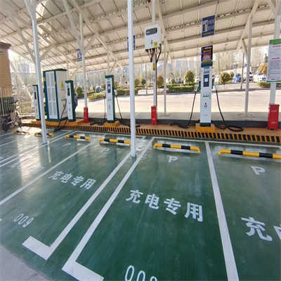 ɽ�����׮����